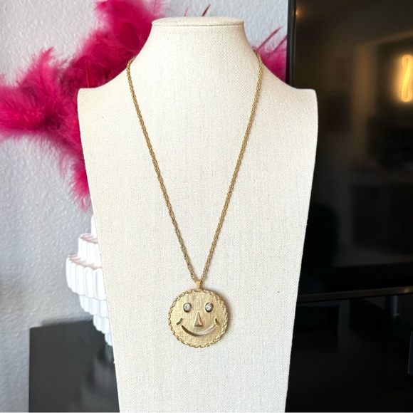 Vintage 70s Metal Smiley Face Necklace - Picture 4 of 10